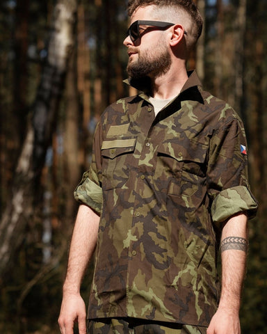 Wandelen met camouflage: waarom camouflageuitrusting geweldig is voor onderweg