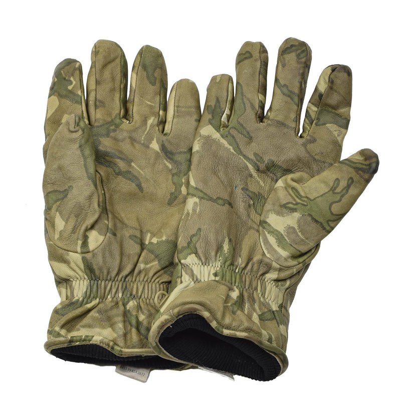 Echte Britse militaire gevecht tactische lederen handschoenen geïsoleerd MTP -camouflage