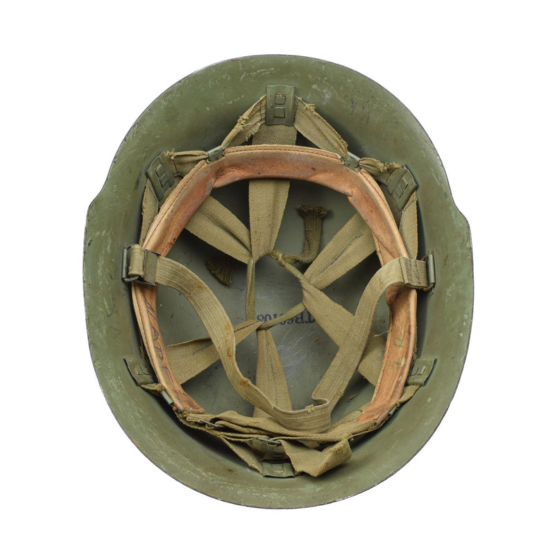 Originele Servische tactische stalen helm met voering gevechts tandwiel Kinstrap olijf
