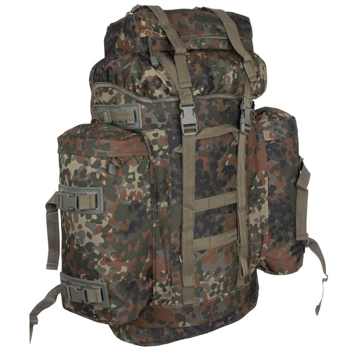 Grote A.Blochl BW gevlekte tactische rugzak met camouflageprint, meerdere compartimenten en verstelbare bandjes voor trekking in de open lucht.