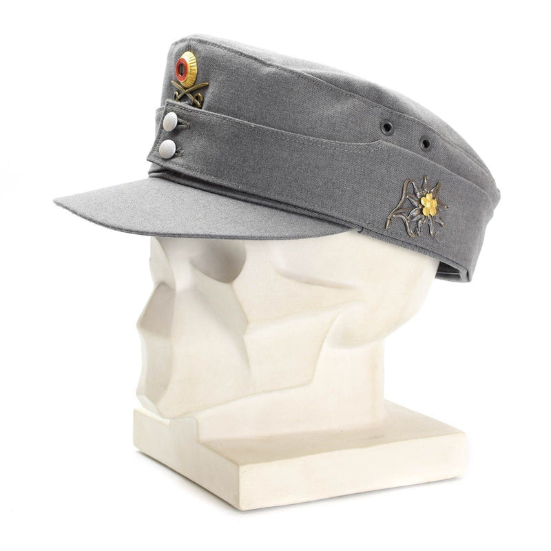 Origineel Duitse leger militaire bergkap Gebirgsjäger grijs met bloembadge