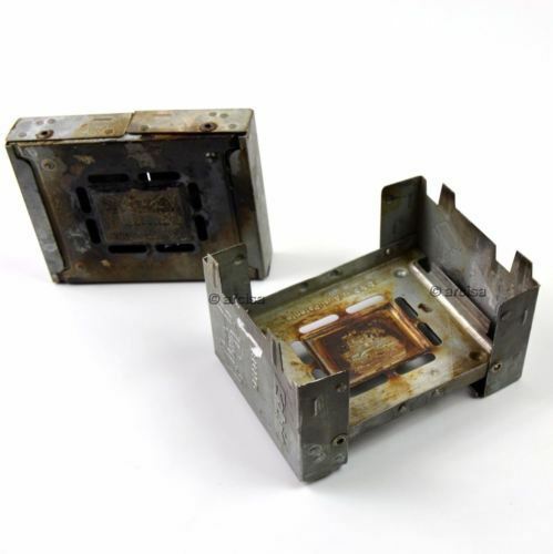Vintage ESBIT aluminium opvouwbare kookfornuis gebruikt door het Duitse leger, compact en lichtgewicht voor kamperen en bushcraft.