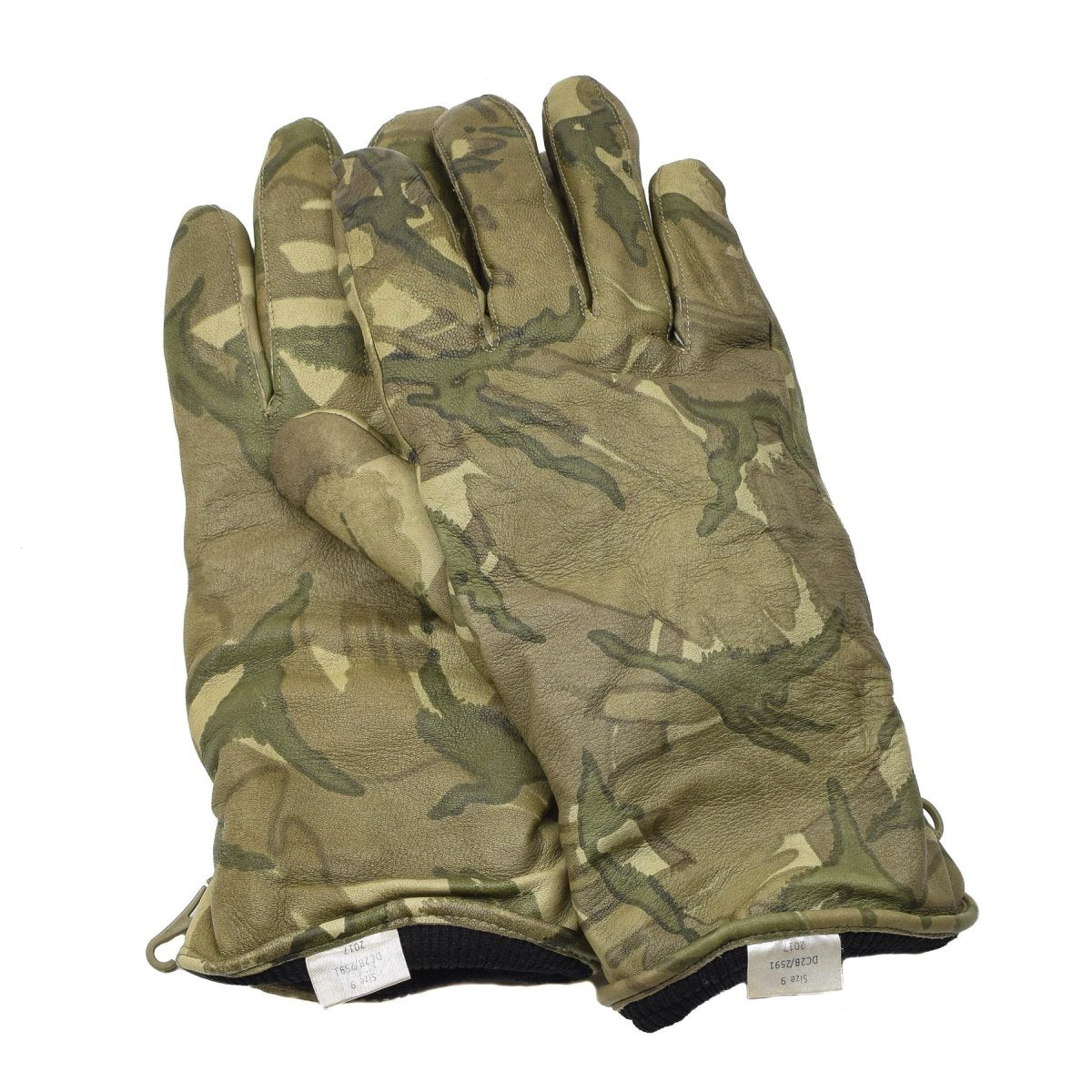 Echte Britse militaire gevecht tactische lederen handschoenen geïsoleerd MTP -camouflage
