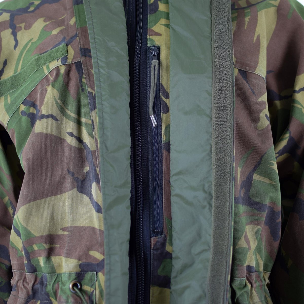 Echte waterdichte bi-gelamineerde gevechtsparka DPM-camouflage van het Nederlandse leger