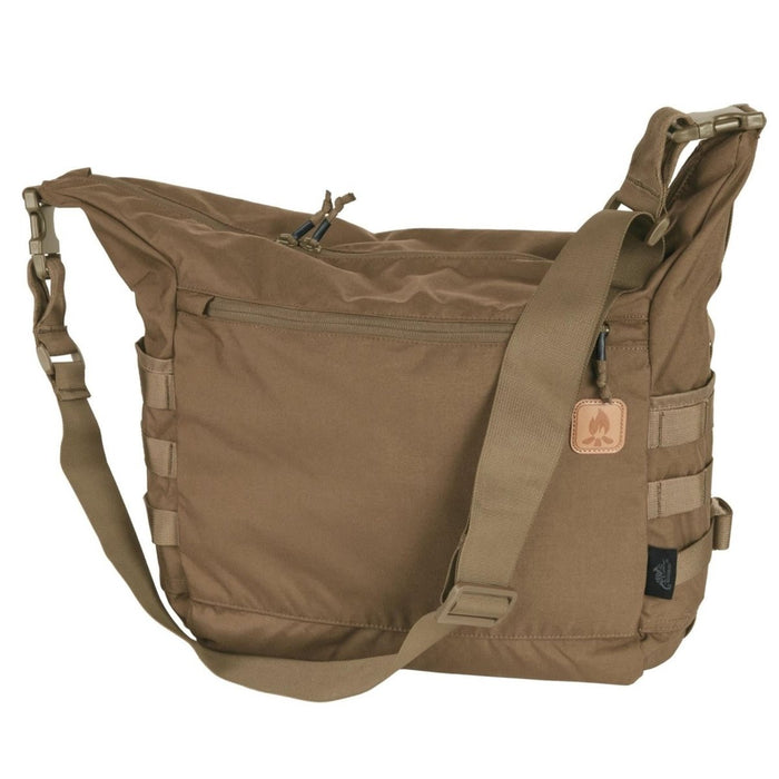Bruine Helikon-Tex Bushcraft Satchel-schoudertas met MOLLE-panelen, verstelbare riem en meerdere vakken met ritssluiting voor gebruik buitenshuis
