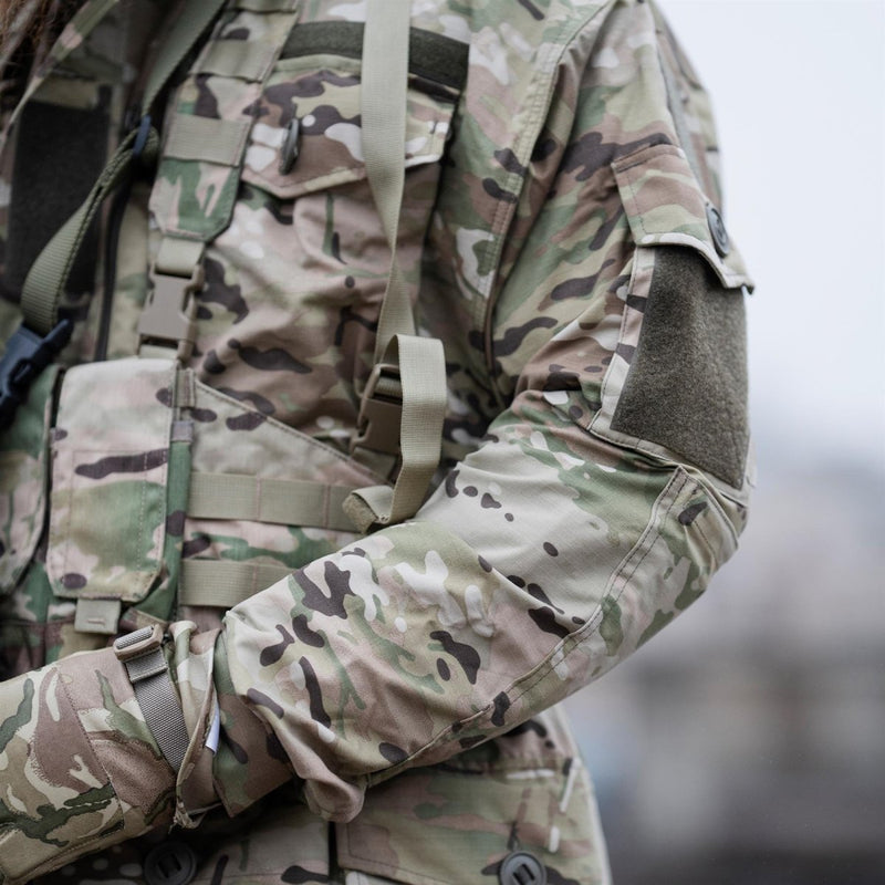 Close-up of Leo Kohler ripstop multicam camouflage military tactical smock jacket sleeve and pockets