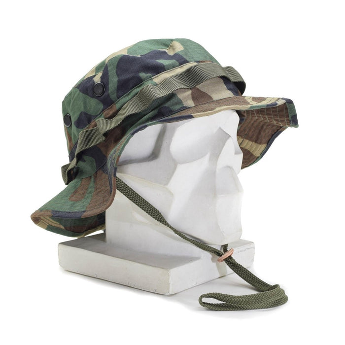 Mil-Tec bosbooniehoed in militaire stijl met ripstop-stof, kinband, ademend en lichtgewicht voor gebruik buitenshuis.