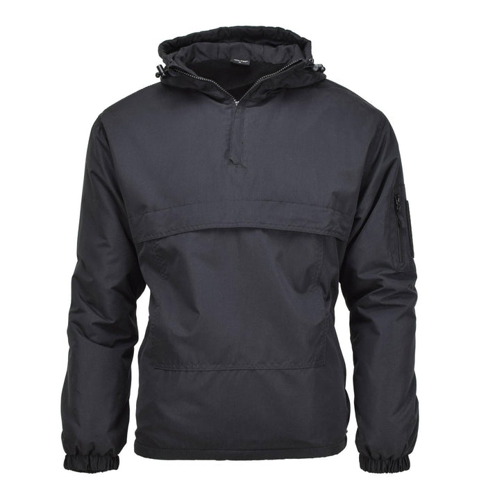 Zwart MIL-TEC Duits militair fleece gevoerd anorakjack met capuchon, winddicht en meerdere zakken, ontworpen voor gebruik buitenshuis.