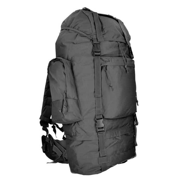 Zwarte MIL-TEC RANGER tactische rugzak met meerdere compartimenten, gewatteerde riemen en MOLLE-band voor wandelen en kamperen.