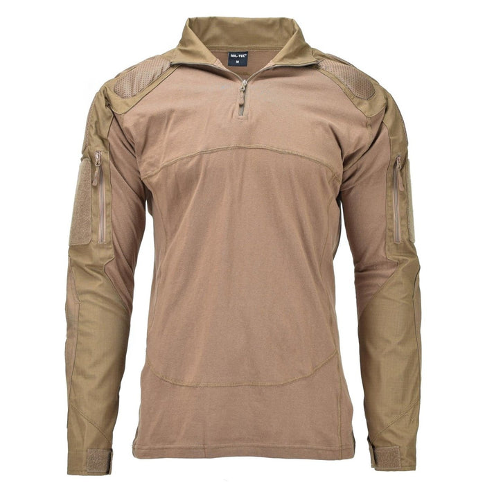 Mil-Tec tactisch gevechtsshirt in militaire stijl in donkere coyote met gewatteerde schouders en armzakken met ritssluiting.