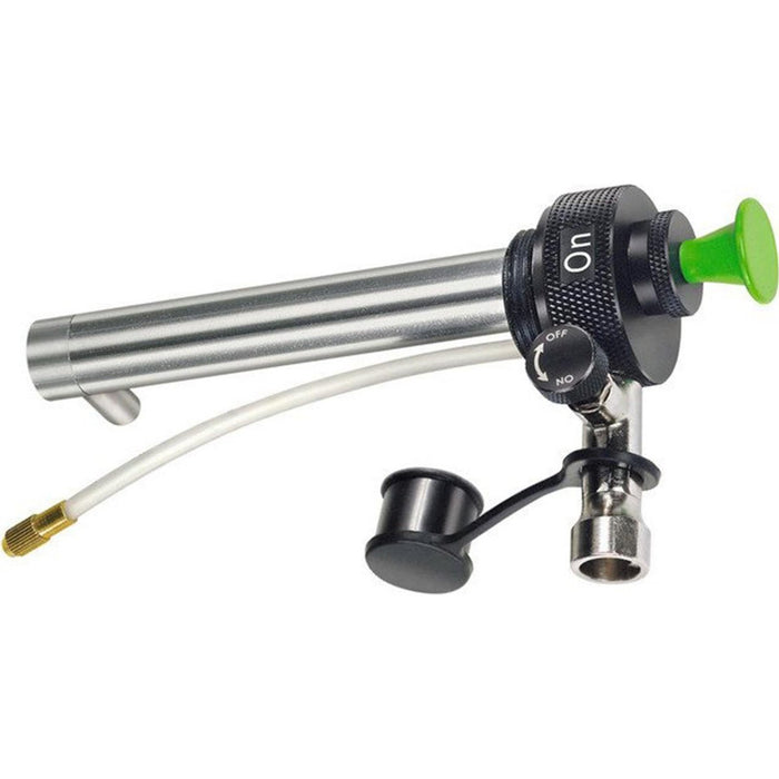 Optimus Brandstofpomp Nova & Nova+ met snelkoppelingen en flipstop voor veiligheid en gebruiksgemak van de multifuel expeditiekachel.