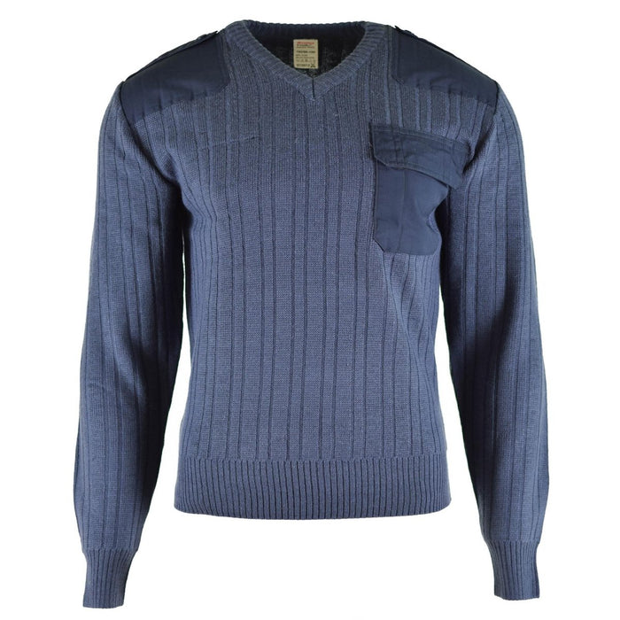 Originele Tsjechische legerblauwe wollen trui met V-hals, borstzak en versterkte schouders, nieuw militair surplus-ontwerp