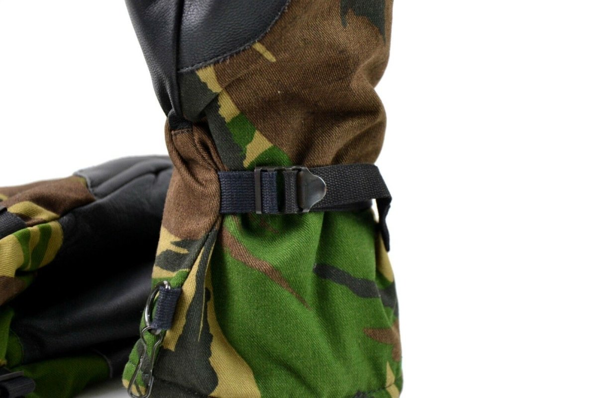 Oorspronkelijke Nederlands leger DPM Woodland Camo wanten. Nederlandse militaire handschoenen