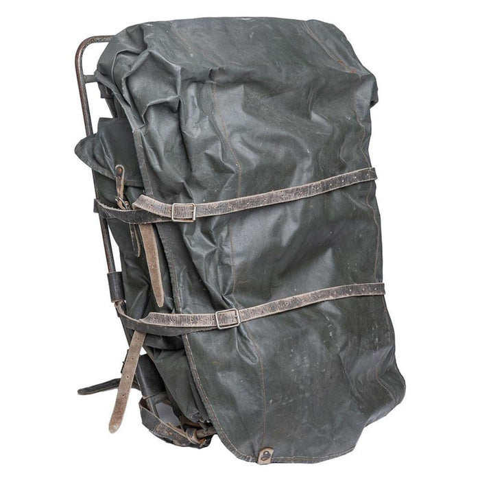 Vintage Finse militaire waterdichte rugzak met metalen frame, leren riemen en grote capaciteit van 100 liter voor gebruik buitenshuis
