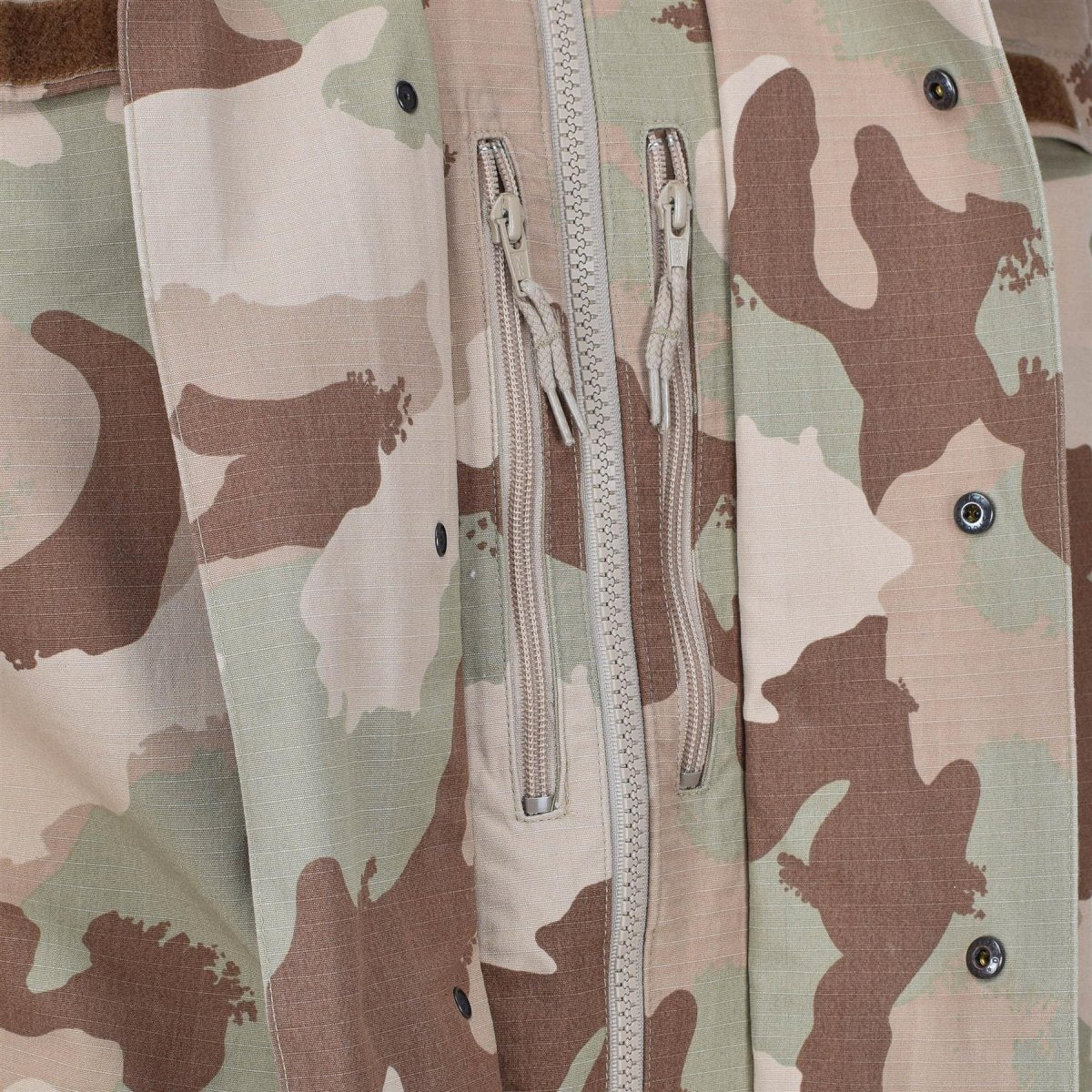 Originele Hongaarse leger regenjasgevecht camouflage woestijn waterdichte capuchoneded
