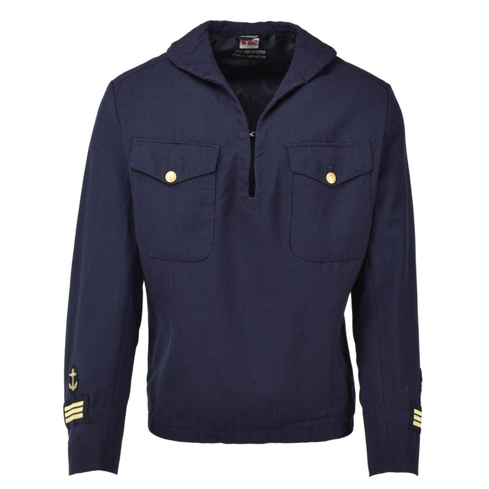 Origineel Zweeds militair marineblauw matrozenoverhemd met ankerpatches en gouden knoopdetails, formele marinestijl.