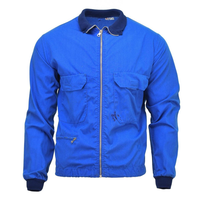 Origineel Zweeds militair vintage blauw sportjack met ritssluiting aan de voorkant, borstzakken, geribde manchetten en kraag voor actief dragen.