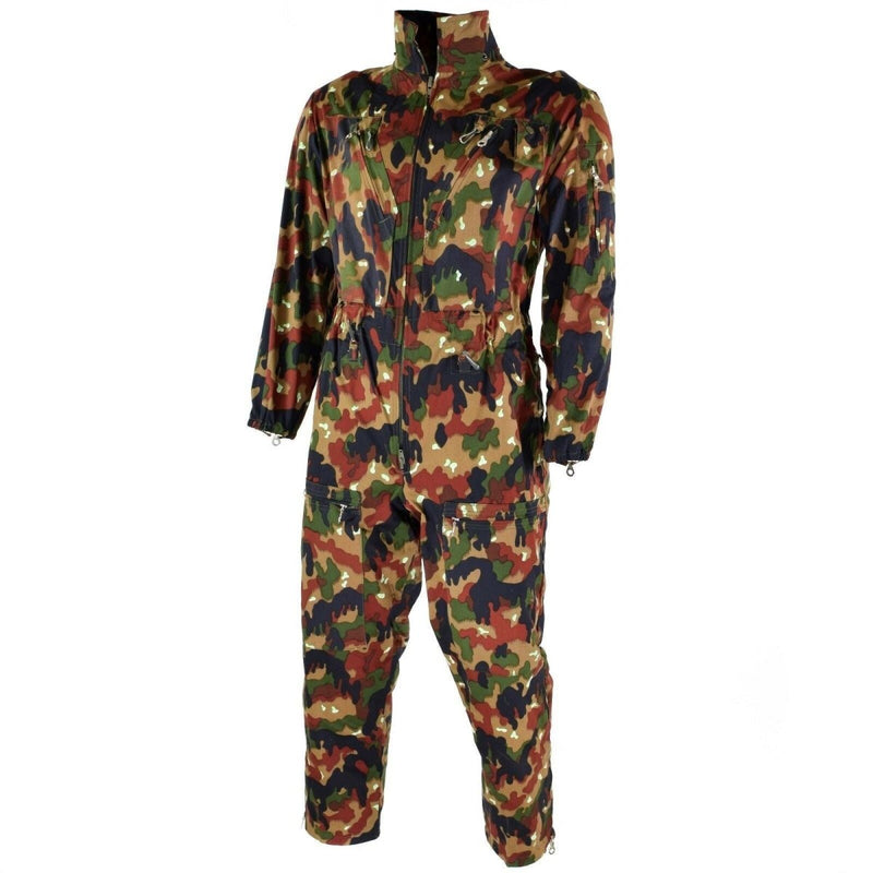 Original Swiss Army Alpen coverall suit with TAZ 83 camouflage, durable and practical for alpine environments.