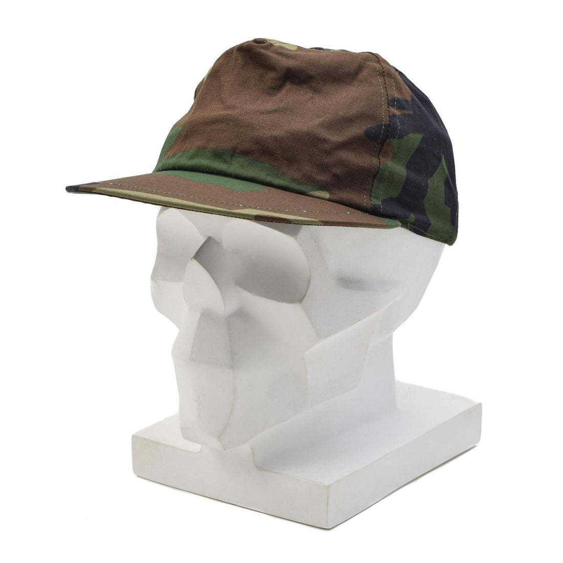 Originele Turkse militaire veldpet elastische achterband AG18 Woodland Camo