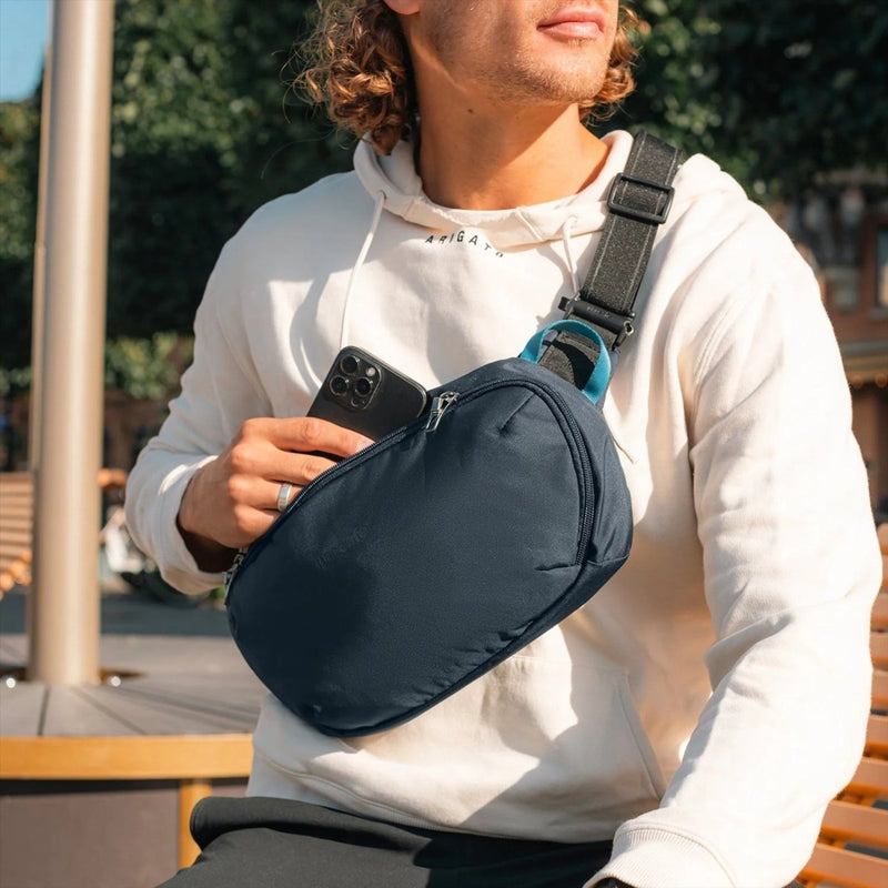 Pacsafe V Crossbody Sling Bag 5L Anti Diefstal PVC Gratis water Weerwerende zwart