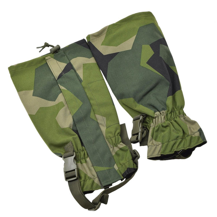 Waterdichte TACGEAR-slobkousen in M90-splintercamouflage van het Zweedse leger met metalen haken, one size fits all outdoorbescherming.